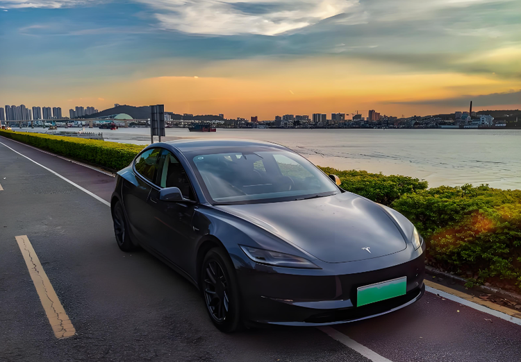 比配置没赢过，比销量没输过，买特斯拉的人究竟图什么？