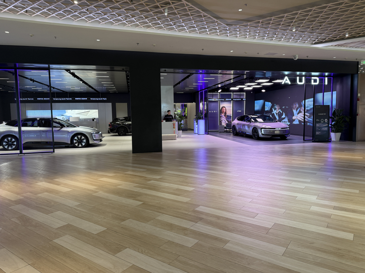 奥迪开年困局 没人买。。。