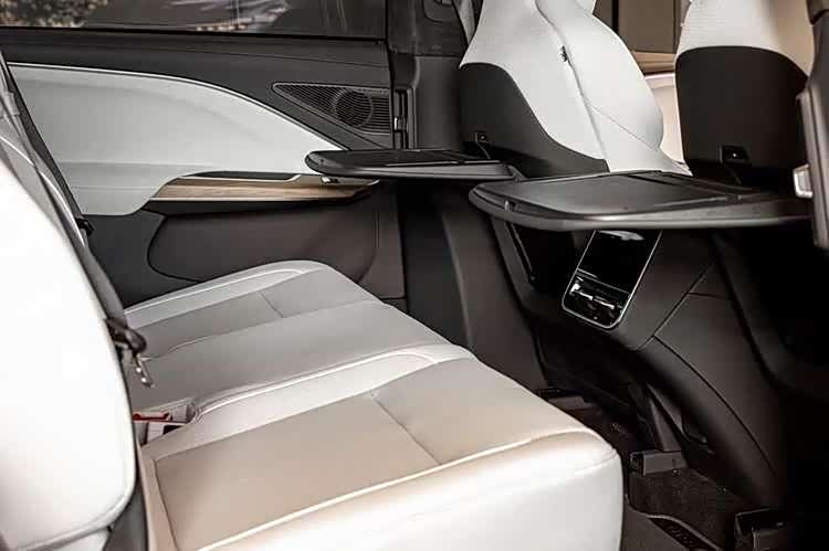 美国市场续航里程最长的电动SUV，LucidGravity